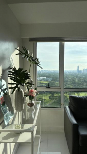 Best Sunset and Golf Course View BGC 2BR